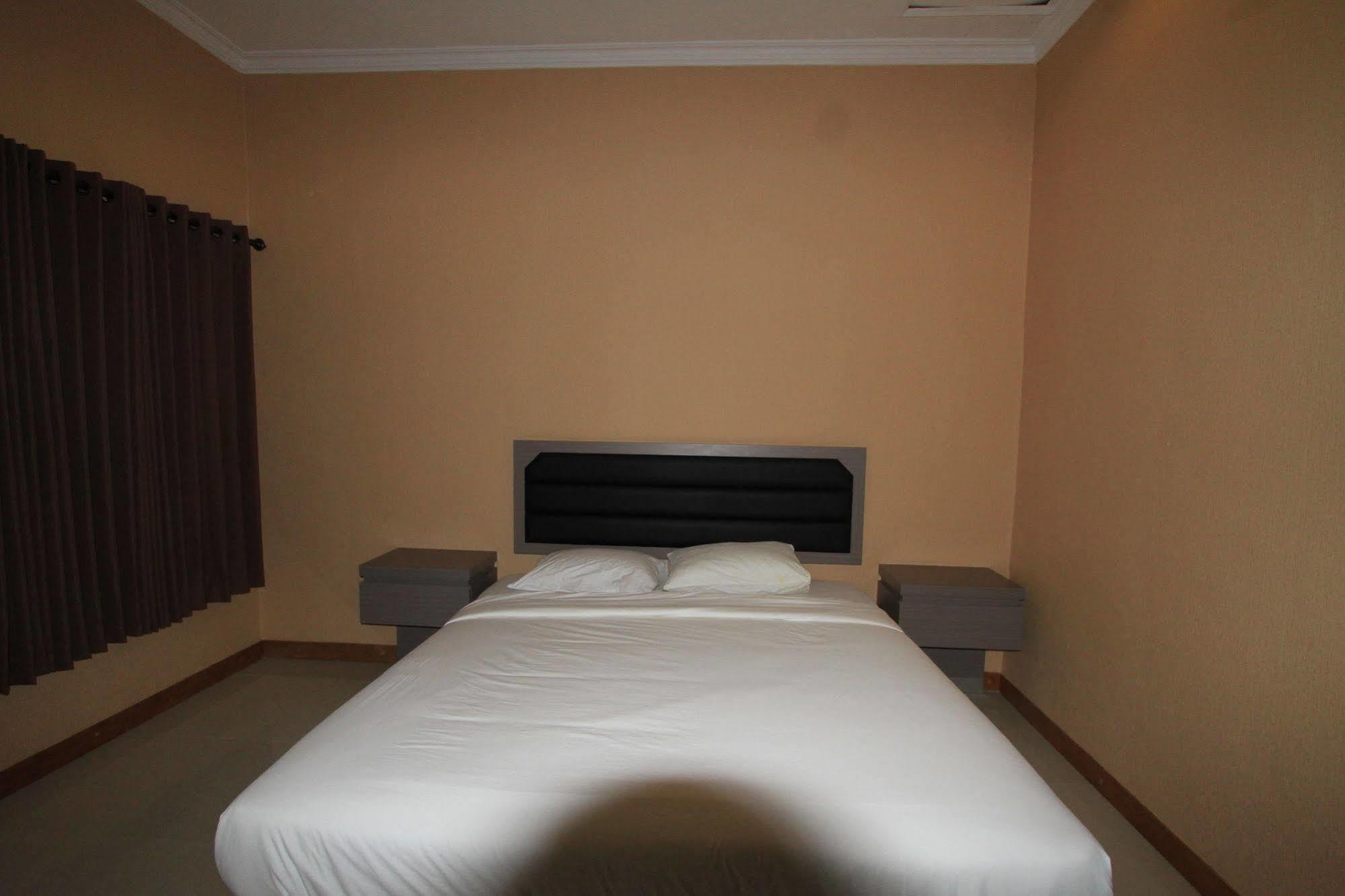 Hotel Bumi Aditya Senggigi Exteriör bild