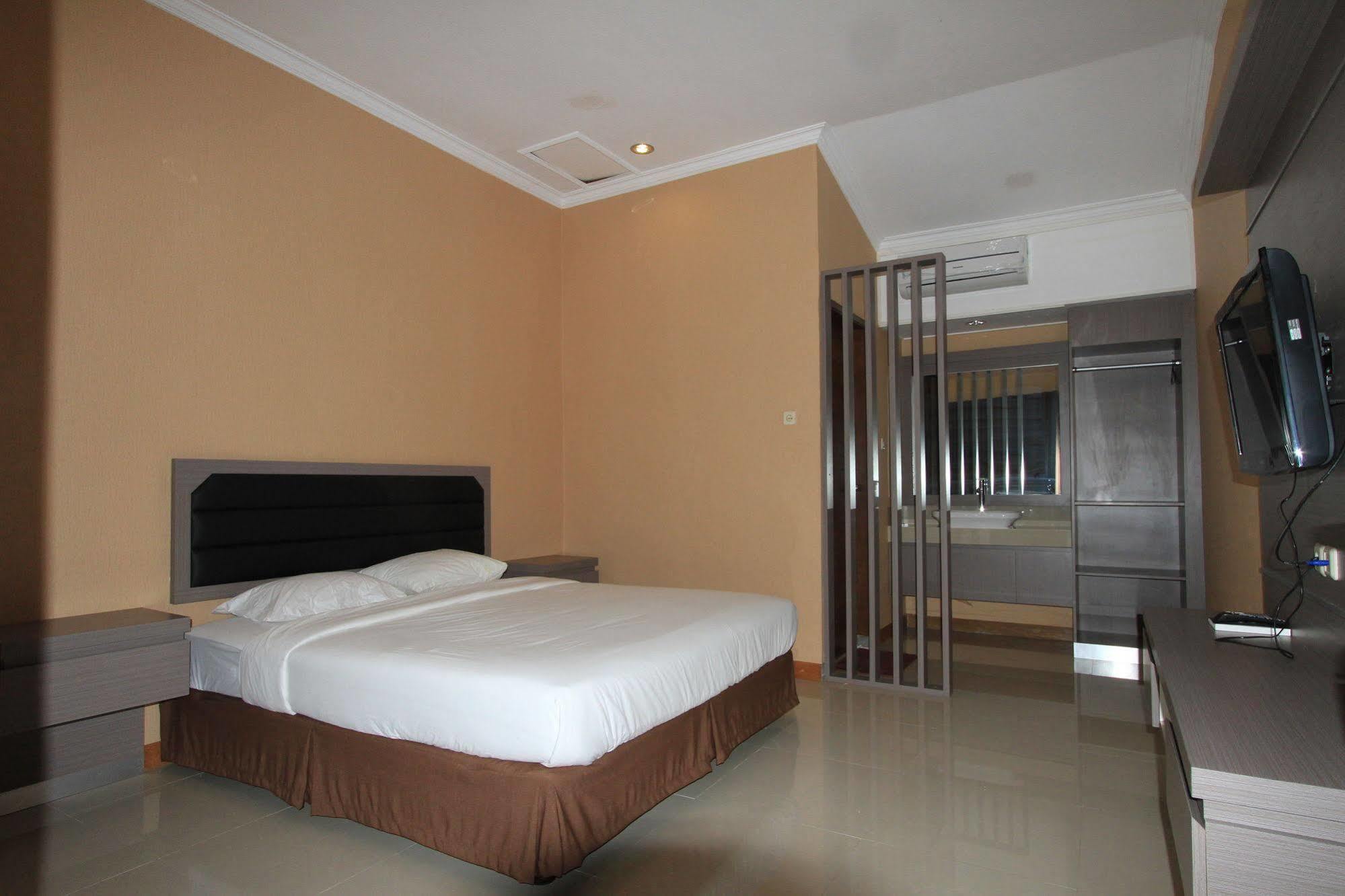 Hotel Bumi Aditya Senggigi Exteriör bild
