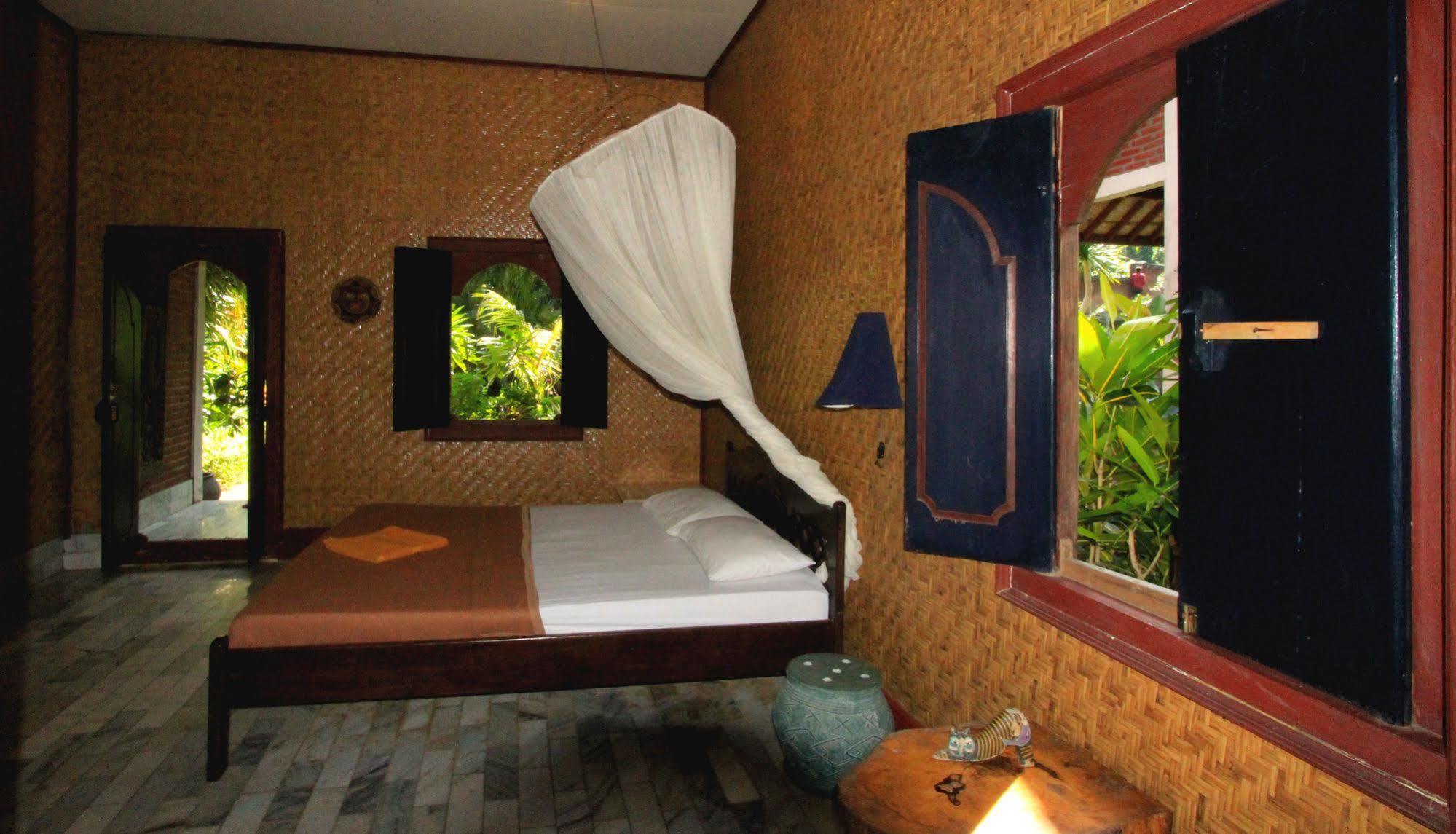 Hotel Bumi Aditya Senggigi Exteriör bild