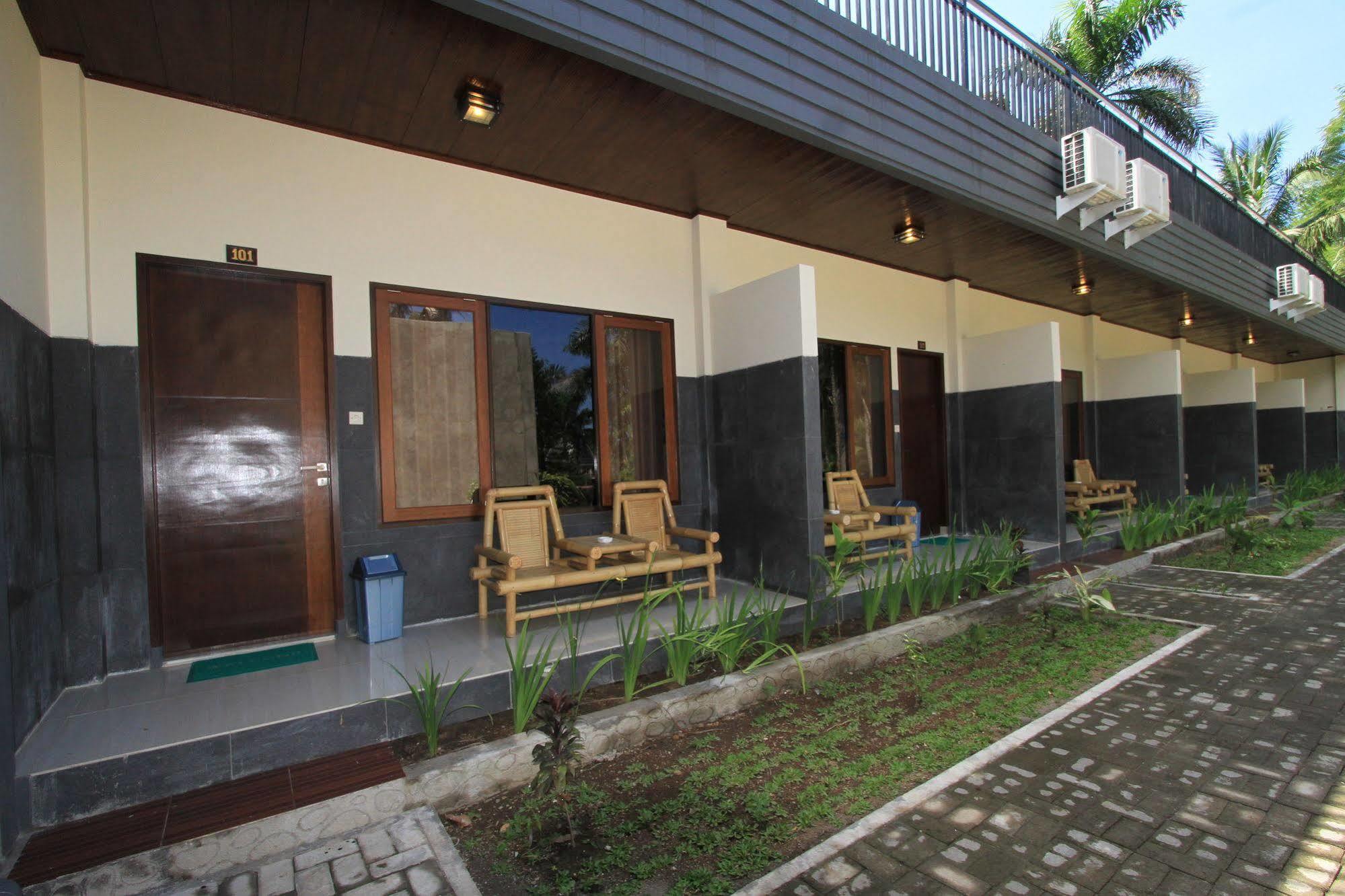 Hotel Bumi Aditya Senggigi Exteriör bild